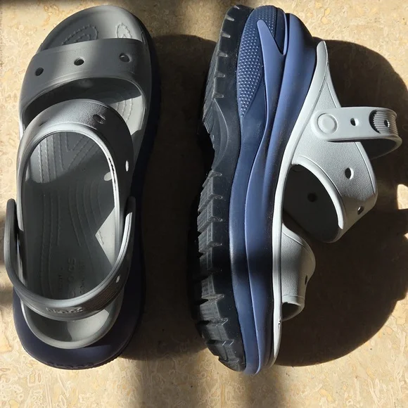 CROCS Platform Sandals - Picture 1 of 8